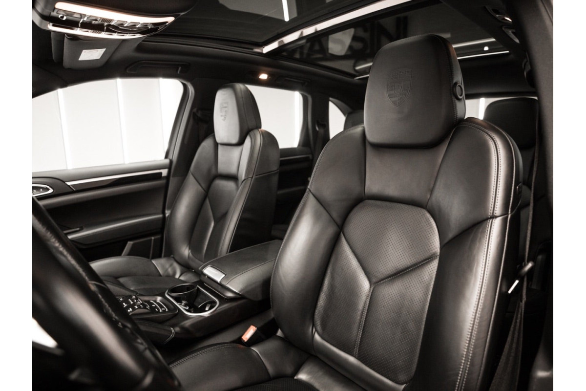 PORSCHE Cayenne Diesel... 2