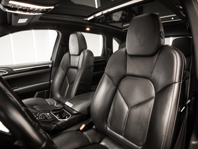 PORSCHE Cayenne Diesel Platinum Edition