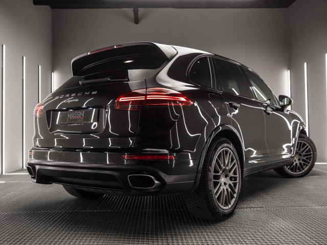 PORSCHE Cayenne Diesel Platinum Edition