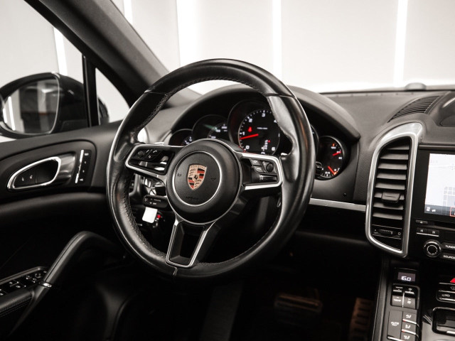 PORSCHE Cayenne Diesel Platinum Edition