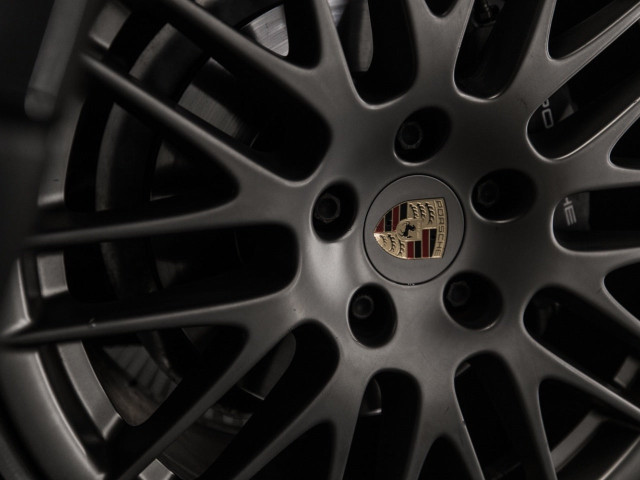 PORSCHE Cayenne Diesel Platinum Edition