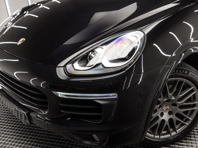 PORSCHE Cayenne Diesel Platinum Edition