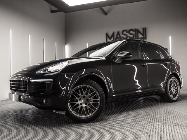 PORSCHE Cayenne Diesel Platinum Edition