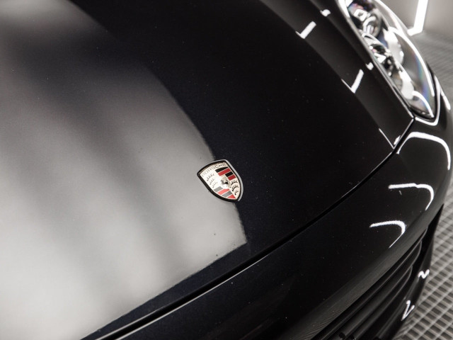 PORSCHE Cayenne Diesel Platinum Edition