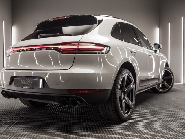 PORSCHE Macan S