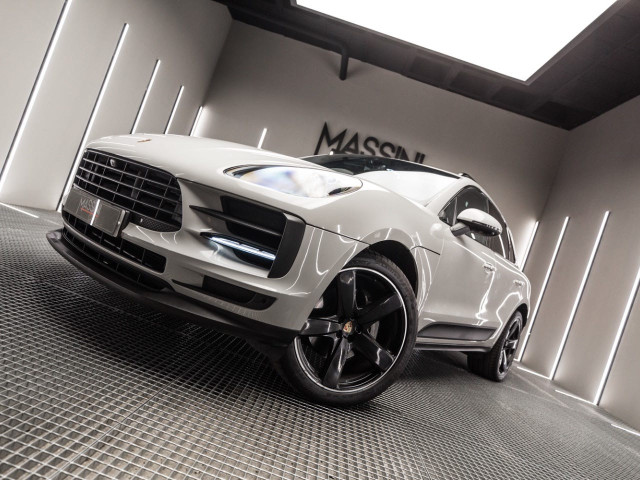 PORSCHE Macan S