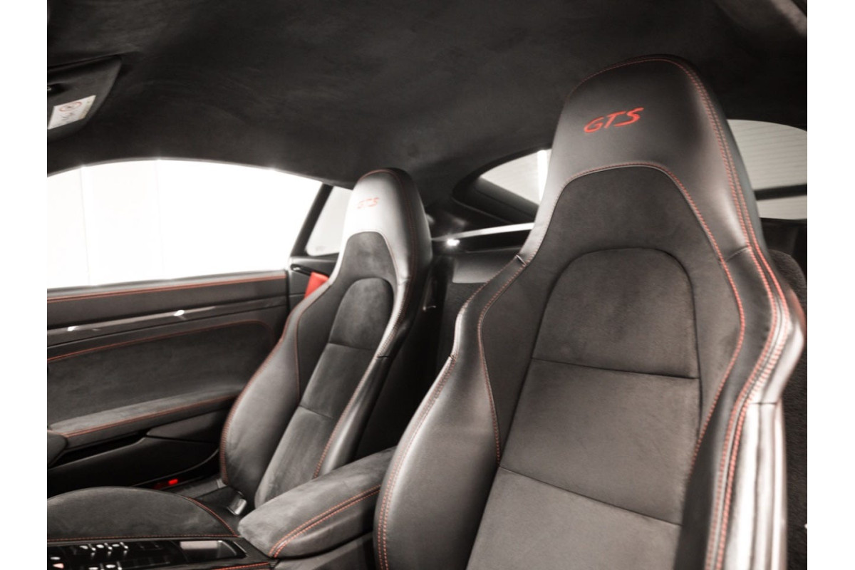 PORSCHE 718 Cayman GTS 2