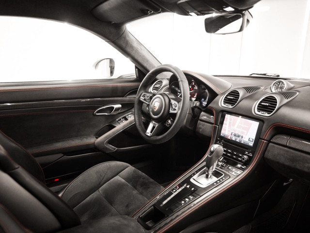PORSCHE 718 Cayman GTS