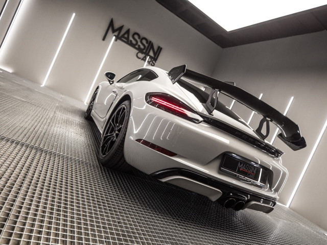 PORSCHE 718 Cayman GTS