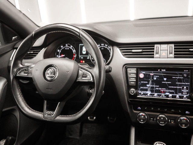 SKODA Octavia 2.0 TSI 220cv RS