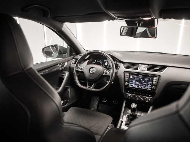 SKODA Octavia 2.0 TSI 220cv RS
