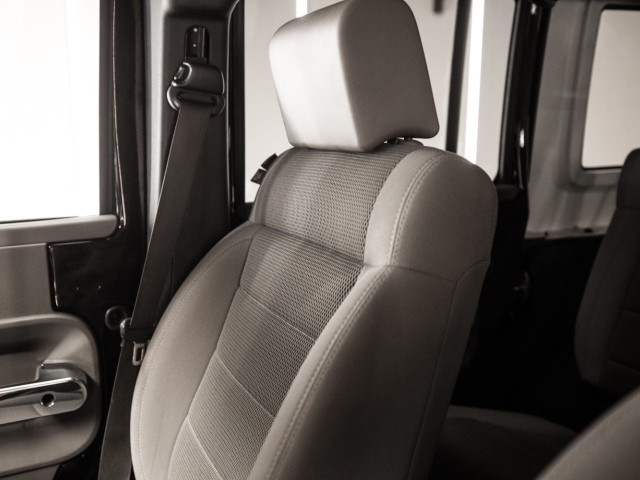 JEEP Wrangler Unlimited 2.8 CRD Sahara Auto