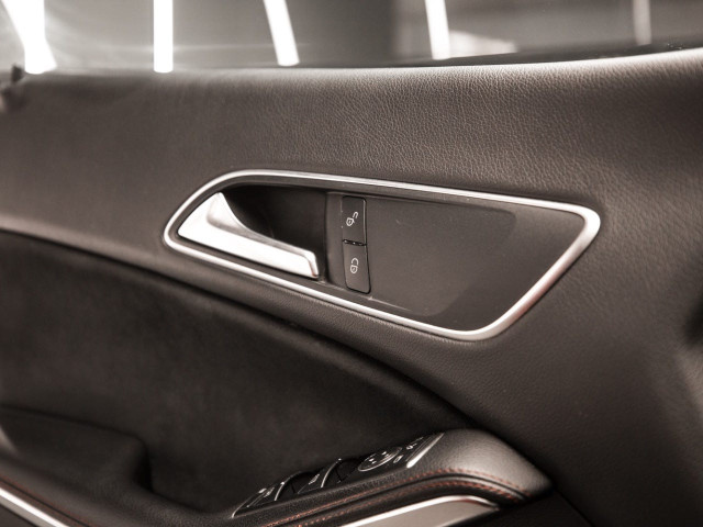 MERCEDES Clase CLA 200 d AMG Line