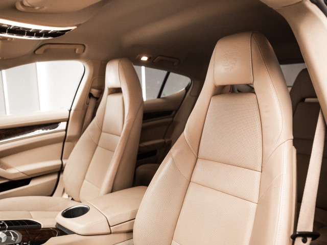 PORSCHE Panamera 4S