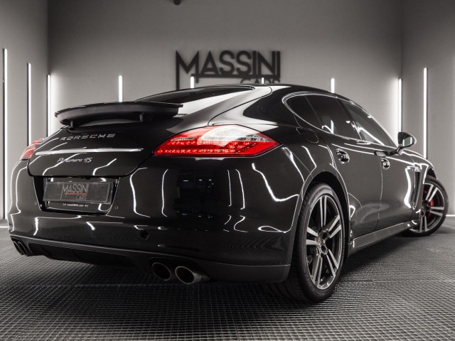 PORSCHE Panamera 4S