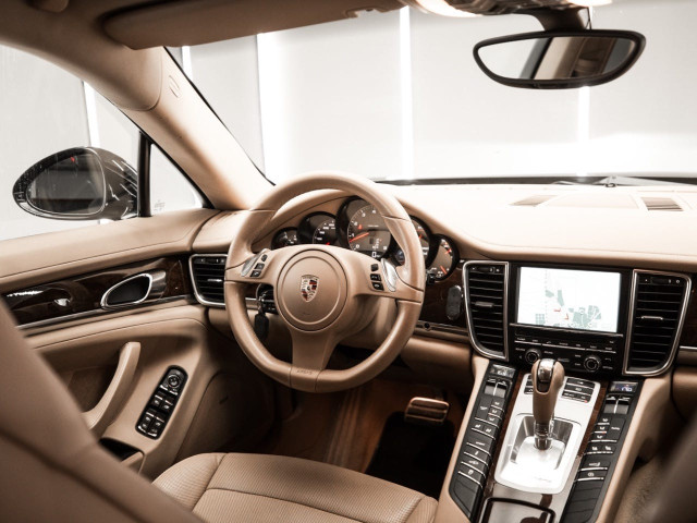 PORSCHE Panamera 4S