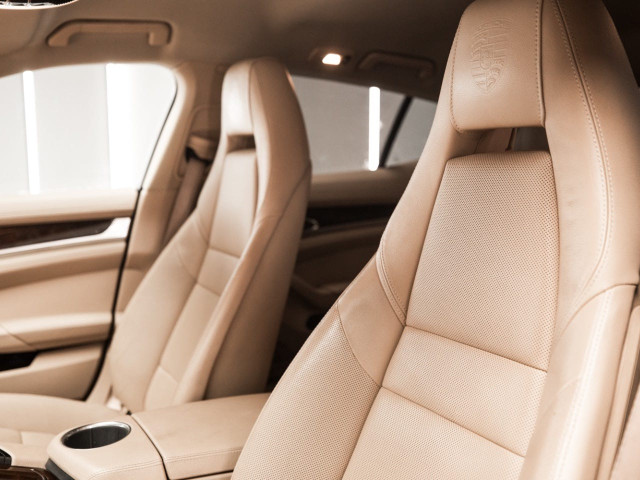 PORSCHE Panamera 4S