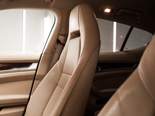 PORSCHE Panamera 4S
