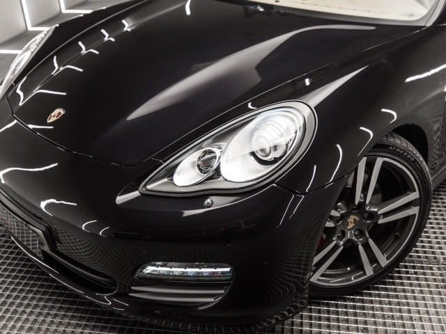 PORSCHE Panamera 4S