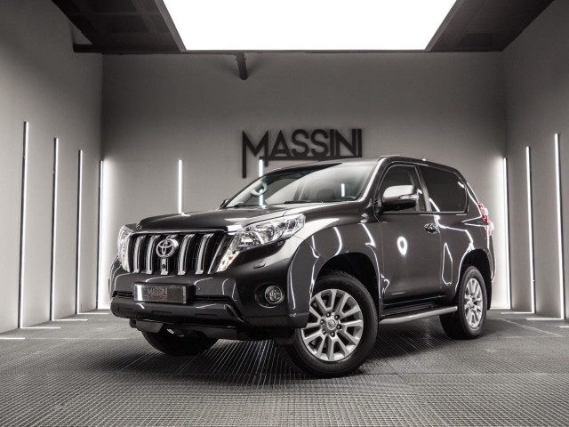 TOYOTA Land Cruiser 3.0 D4D VX AUTO