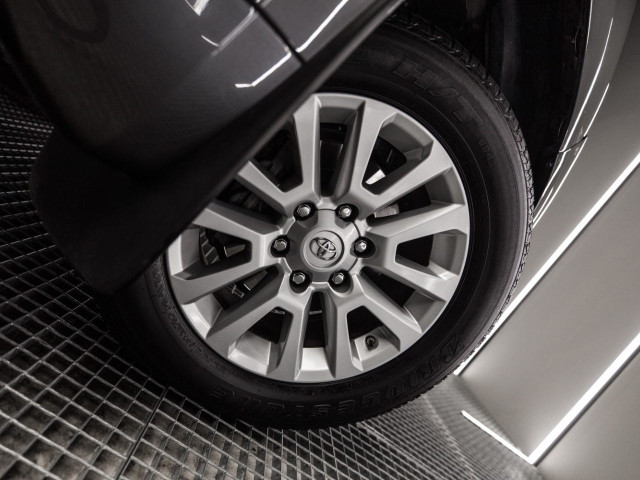 TOYOTA Land Cruiser 3.0 D4D VX AUTO