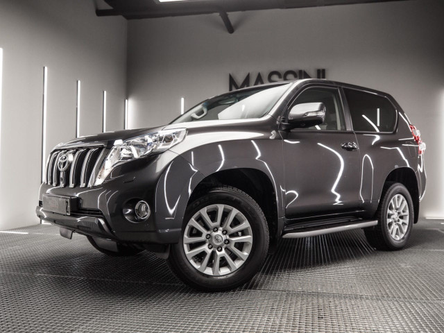 TOYOTA Land Cruiser 3.0 D4D VX AUTO