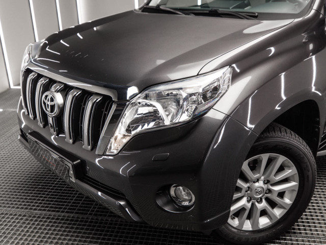 TOYOTA Land Cruiser 3.0 D4D VX AUTO