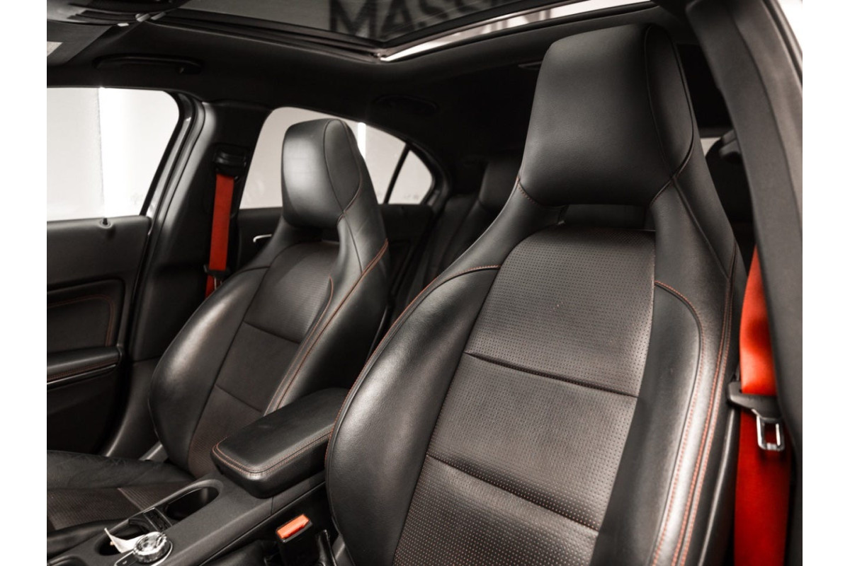 MERCEDES Clase A 45 AMG... 2