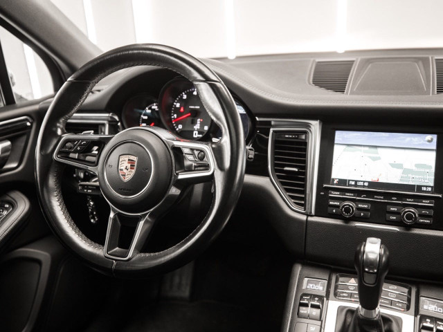PORSCHE Macan S